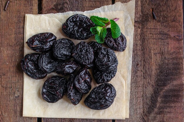 what foods help with constipation